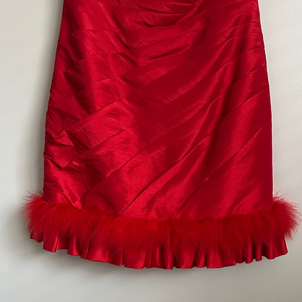 Elegant One-Shoulder Red Prom Dress with Sparkling Multicolor Beaded Strap - Picture 5 of 14